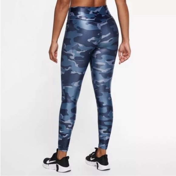Nike One Women's Dri-FIT Shiny Camo Print Leggings in Blue Camo Size Medium - Picture 1 of 6